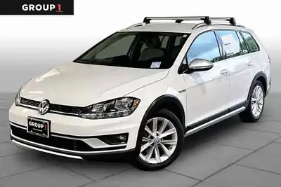 2019 Volkswagen Golf Alltrack S 6MT — exterior of the exact listed vehicle