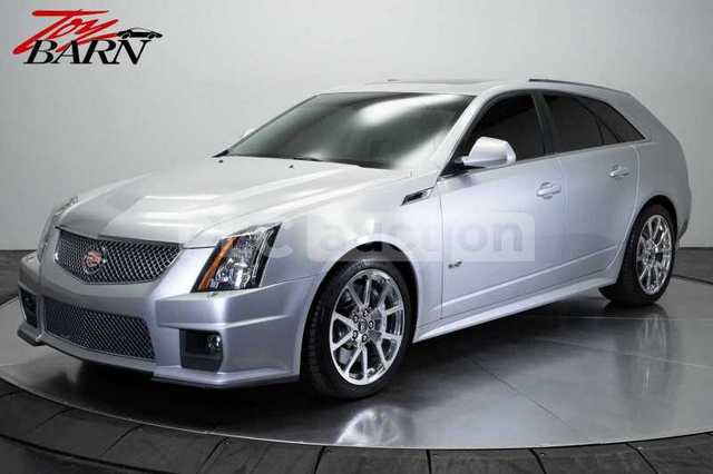 2014 Cadillac CTS-V Wagon — representative real model exterior photograph
